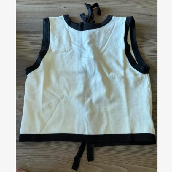 Knit Sleeveless Top Off White with Black Contrast Binding Tie Back - Picture 10 of 11